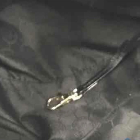 Michael Kors Hamilton Large Bag with Lock and Key - Picture 6 of 11